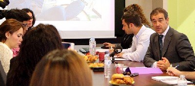 Carlos Gómez, director de desarrollo de negocio de CETELEM, durante la presentación del Informe esta mañana.