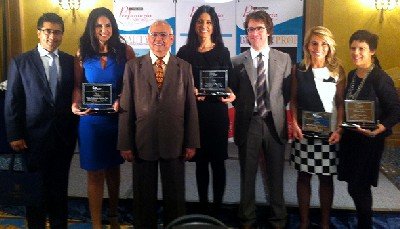 Perfumería Julia recibe el premio a la Mejor Perfumería del Año y Mejor Atención al Cliente