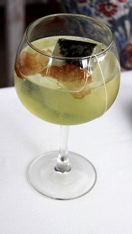 Sorprendente gintonic de poleo y medusa.