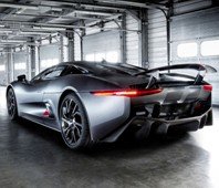 Los híbridos se pasan a las carreras, el superdeportivo de Jaguar C-X75 muestra la tecnología del futuro