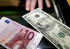 El euro y el dolar terminarán compitiendo frontalmente en los mercados globales de divisas.