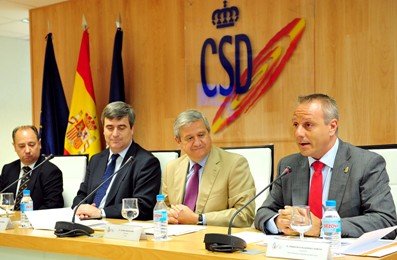 Una instantánea del acto de presentación del nuevo sello de Correos.