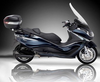 La unión de GIVI y Piaggio, crea importantes desarrollos en confort para la X10