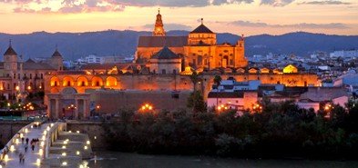 Atardecer en la ribera del rio Guadalquivir, a la altura del puente romano, a su paso por Córdoba.