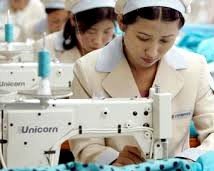 Kaesong es un complejo industrial vital para Korea del Norte, porque permite contacto con Korea del Sur e incorpora condiciones mixtas de la economía socialista con la de mercado.