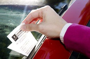 Según CEA podríamos estar pagando muchas sanciones de estacionamiento nulas