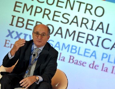Antonio Brufau exhibe una brillante  trayectoria profesional al frente de una de las compañías más emblemáticas de la 'flota' española desplegada por el mundo. En la foto, durante el encuentro empresarial iberoamericano celebrado en Panamá