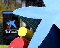 El modelo de negocio de Caixabank incluye numerosas innovaciones y servicios para el cliente y usuario.