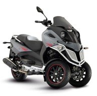 Gilera Fuoco 500 I.E. LT, un turismo con tres ruedas