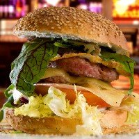 69 Pétalos lo tiene todo: restaurante, espectáculo en vivo y discoteca