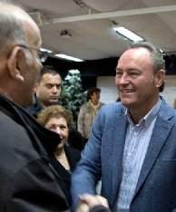 Alberto Fabra apoya a los mayores en Marina d'Or