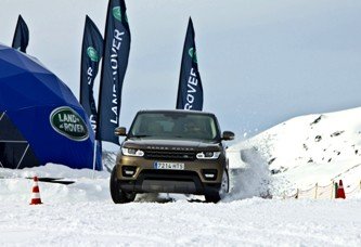 Aprender a conducir en situaciones adversas con Land Rover en Andorra