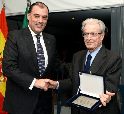 José Antonio Silva e Sousa, socio fundador de Silva e Sousa, Sevilla, Espar & De la Serna y el premiado Antonio Garrigues Walker.