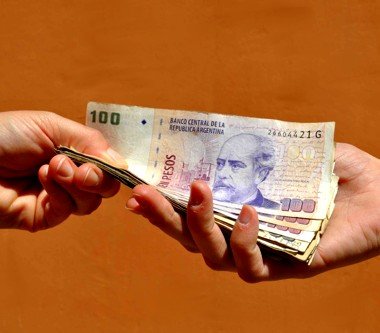 De un tiempo a ésta parte las ambiciones de los consumidores se han ido recortando en la misma proporción que los créditos de los bancos.