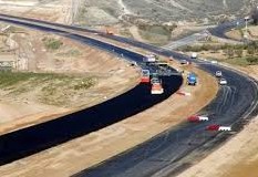 La mejorada red viaria europea permite hoy transportarse en coche desde Portugal a Polonia sin apenas notar cambios en las carreteras.
