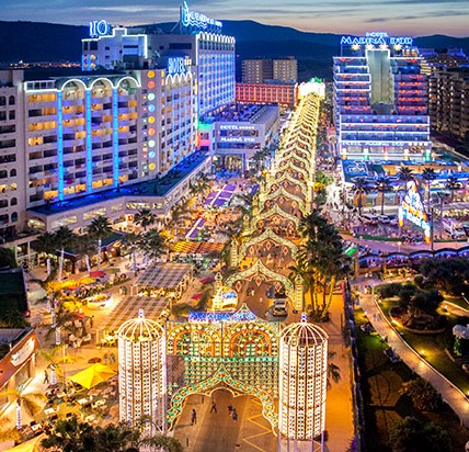 El complejo de Marina d'Or en la ciudad castellonense de Oropesa del Mar es uno de los más completos del arco de la costa mediterránea, con hoteles de 3 a 5 estrellas y balneario incluidos.