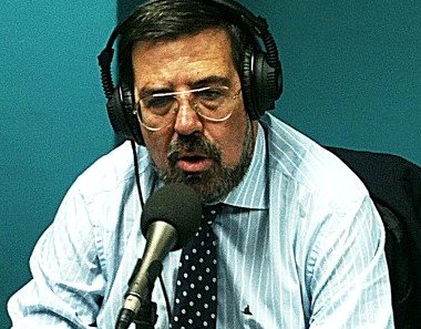 El periodista Enrique de Diego se enfrenta en su polémico libro al grupo que dirige Julio Ariza.