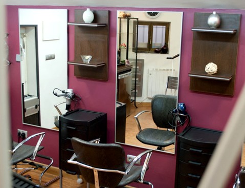 Consejos para proteger tu cabello durante los meses de verano por Aquarela Peluqueros