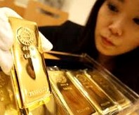 Si el factor del miedo desaparece y las acciones empiezan a subir, el oro podría liquidarse rápidamente, para volver a 1213 dólares la onza.
