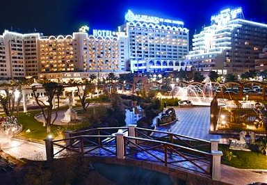 Marina d’Or saca adelante una de sus mejores temporadas de verano