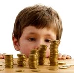 España es el tercer país de Europa en el que más paga se da a los niños