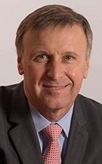 John Searle era presidente del Consejo de Administración del Grupo Saft.