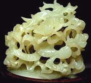 El jade se emplea desde tiempos ancestrales en la elaboración de importantes piezas taladas de gran valor.