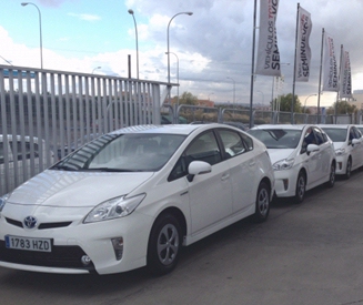 Toyota entrega una flota de 13 Prius a la Comunidad de Madrid