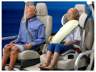 Airbags y cinturón de seguridad son algunas de las medidas imprescindibles en la seguridad de un vehículo.