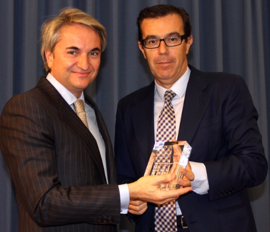 Reconocimiento a Manuel Broseta por sus 15 años como Director Académico del Máster Oficial de Asesoría Jurídica de Empresas de la FEBF