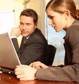 Las empresas deben buscar un equilibrio entre los trabajadores maduros y el talento emergente