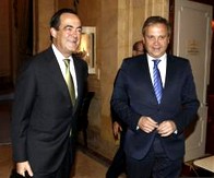 El profesor en economía y candidato a la alcaldía de Madrid, Antonio Miguel Carmona, junto a José Bono.