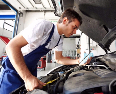 Hay compañías que ofrecen algún tipo de buscador para localizar el taller que más cerca tengamos del trabajo o domicilio, buscando no solamente el mejor precio, sino que garantiza la calidad del trabajo realizado, ofrecerá una atención personalizada con un trato preferente y terminan garantizando la máxima excelencia y rapidez en la reparación.