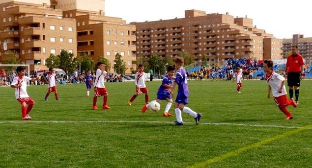 Marina dOr Ciudad de Vacaciones, capital del fútbol base