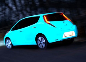 Nissan presenta el primer coche que brilla en la oscuridad