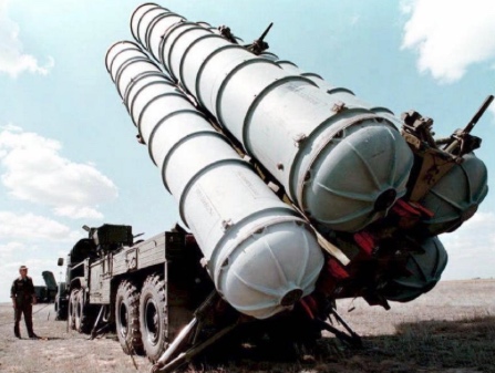 Rusia autoriza suministro de sistemas de misiles S-300 para Irán