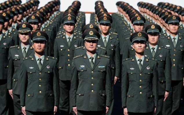 Rusia condecora Rusia a los guardias de honor de China