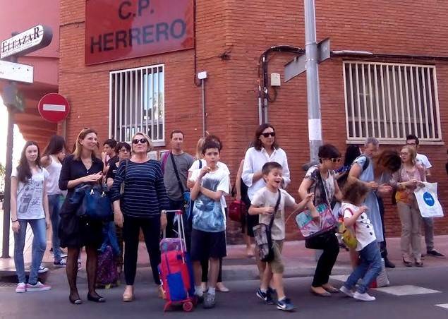 Amparo Marco presenta un compromiso de defensa de la educación pública como instrumento para la igualdad social