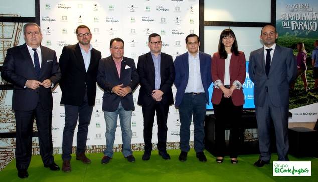 Fernando Tomás, los cocineros Rodrigo Roza, Pedro Morán, Isaac Loya y Javier Loya, María Durán y Guillermo Arcenegui.