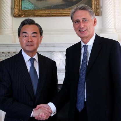 Expectación ante la visita del Ministro de Relaciones Exteriores chino al Reino Unido