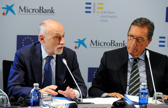 MicroBank y el Fondo Europeo de Inversiones promueven una línea de microcréditos de 30 millones para estudiar un máster universitario en otro país europeo