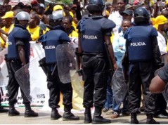 El Parlamento español podría investigar las ventas a policía angoleña