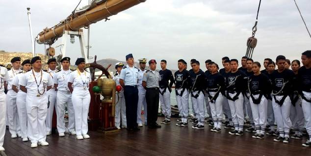 Arriba a Cartagena el buque escuela de la Armada Ecuatoriana
