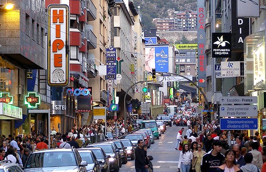 Andorra intenta atraer a empresas españolas con un nuevo marco fiscal y ventajas administrativas