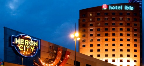 Unión de ActivumSG Capital Management Ltd. y Azorallom