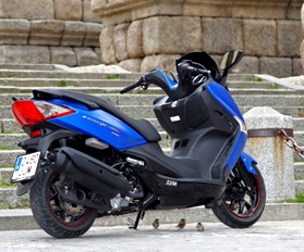 Nuevos SYM Joymax Sport 125i y 300i Start&Stop, ideal para ciudad