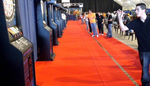 Arranca el campeonato nacional de dardos en Marina dOr