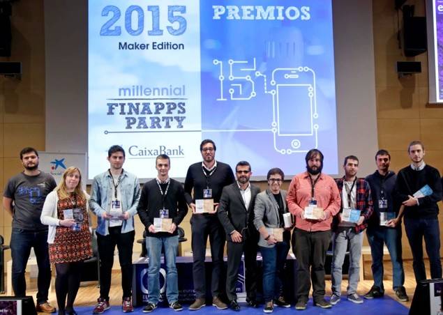 CaixaBank premia a los creadores de un dispositivo para compartir gastos conectando el móvil