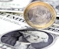 El dólar sube ante el euro