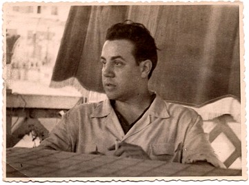 El fundador de 'El Mundo Financiero', José Luis Barceló Fernández de la Mora, durante su residencia en Tánger en los años 40.